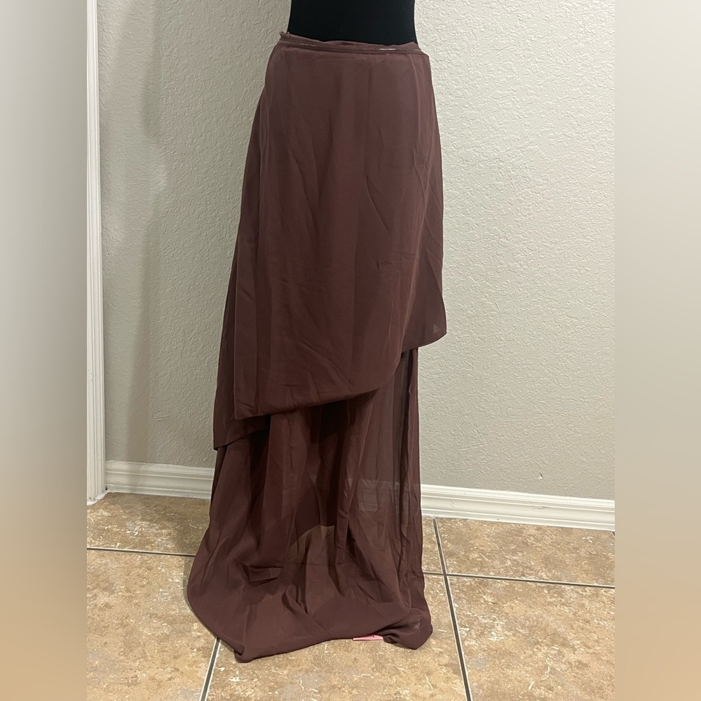 PrettyLittleThing Chocolate High Low Skirt
Caja 7